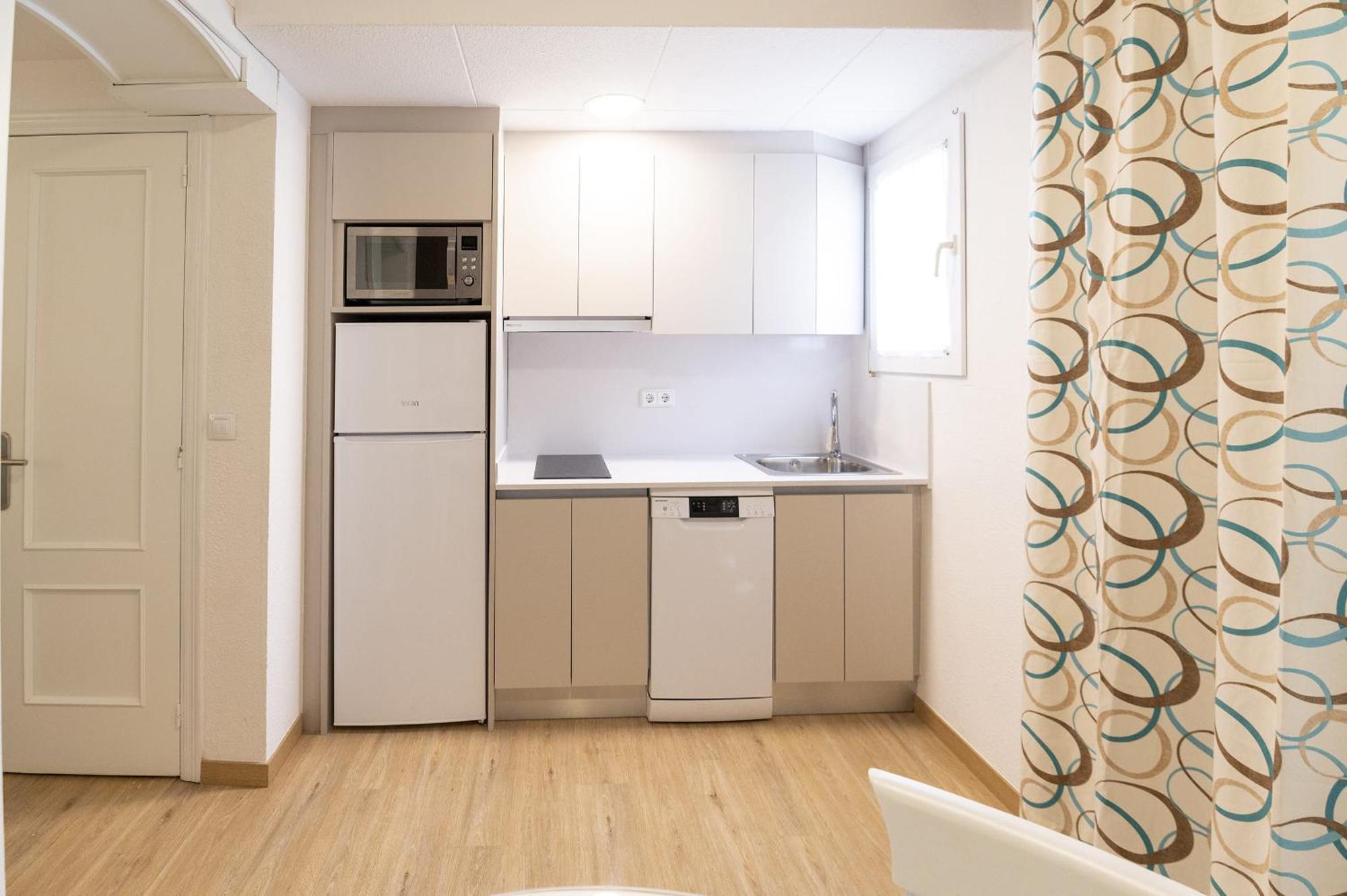 Apartamentos Turisticos Jardines Del Plaza เพนิสโคลา ภายนอก รูปภาพ