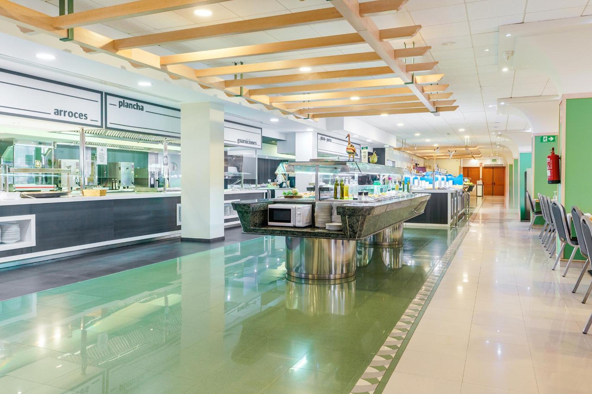 Apartamentos Turisticos Jardines Del Plaza เพนิสโคลา ภายนอก รูปภาพ
