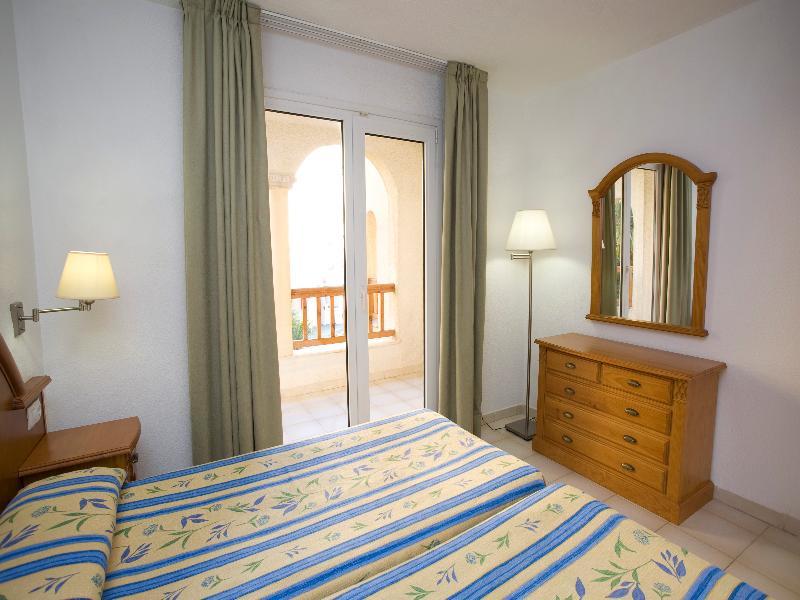 Apartamentos Turisticos Jardines Del Plaza เพนิสโคลา ภายนอก รูปภาพ