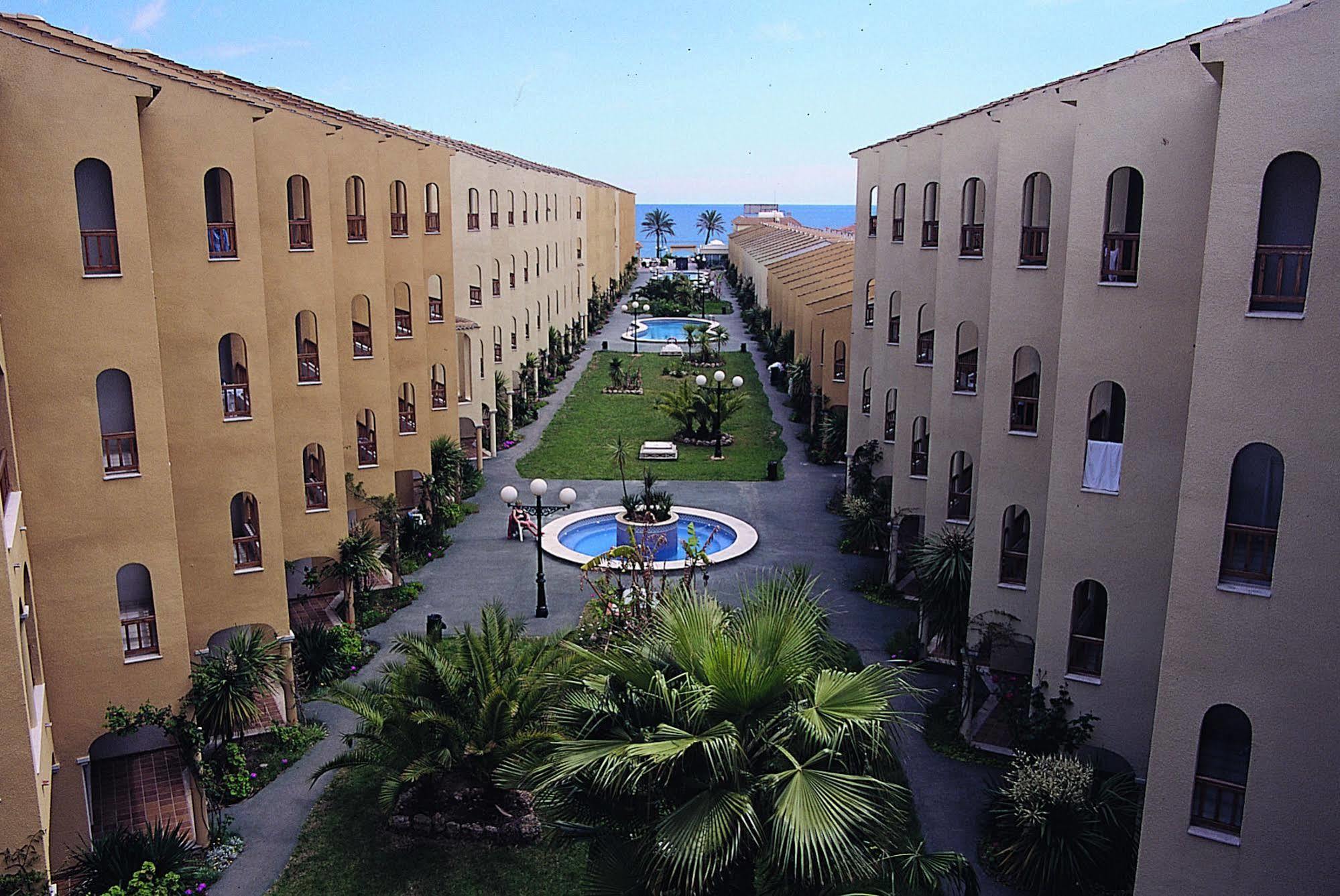 Apartamentos Turisticos Jardines Del Plaza เพนิสโคลา ภายนอก รูปภาพ