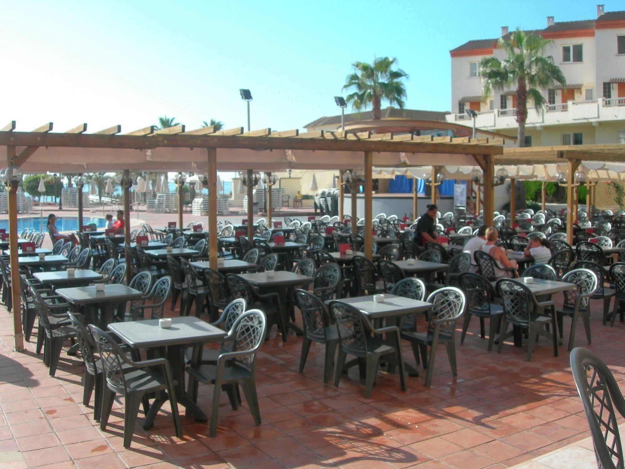Apartamentos Turisticos Jardines Del Plaza เพนิสโคลา ภายนอก รูปภาพ