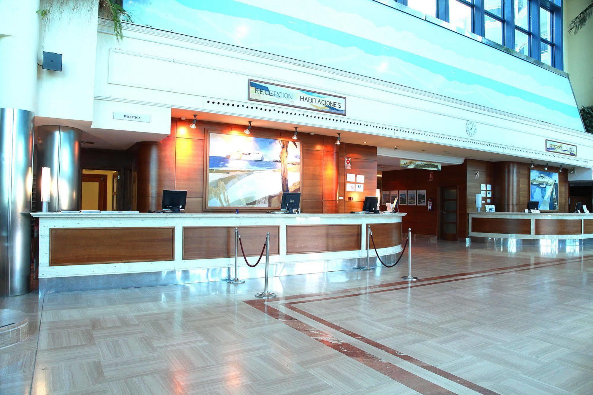 Apartamentos Turisticos Jardines Del Plaza เพนิสโคลา ภายนอก รูปภาพ