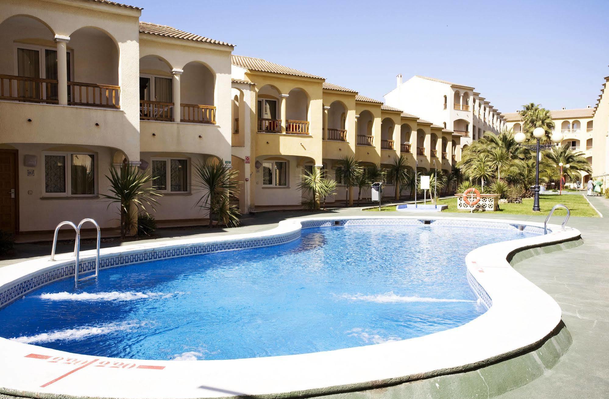 Apartamentos Turisticos Jardines Del Plaza เพนิสโคลา ภายนอก รูปภาพ