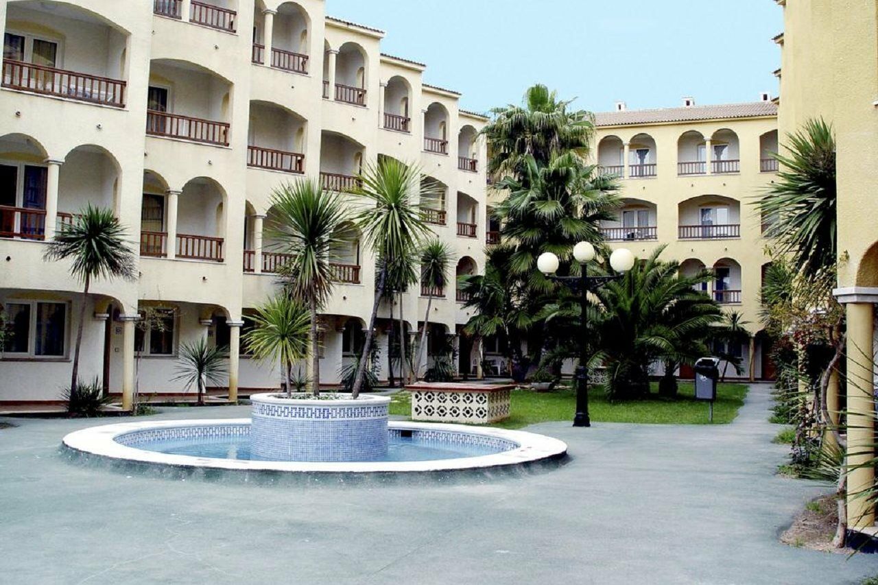 Apartamentos Turisticos Jardines Del Plaza เพนิสโคลา ภายนอก รูปภาพ