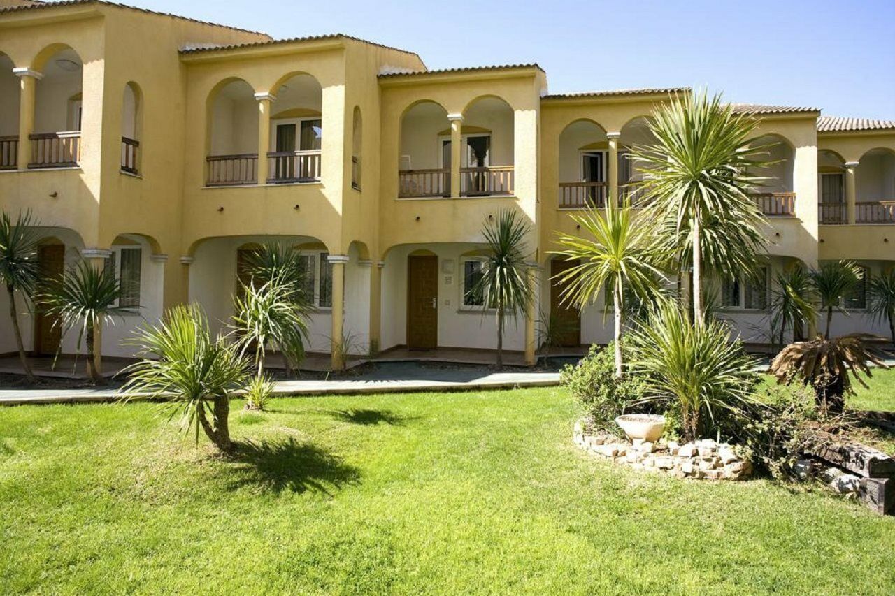 Apartamentos Turisticos Jardines Del Plaza เพนิสโคลา ภายนอก รูปภาพ